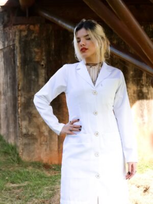 Jaleco Feminino Branco Acinturado Gabardine Microfibra Pesada Botão Dourado