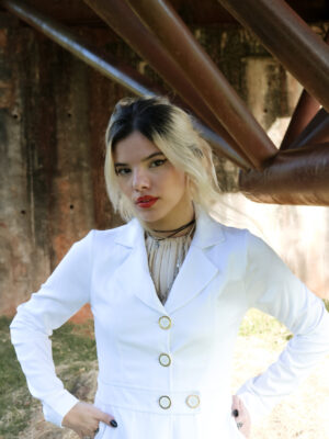 Jaleco Feminino Branco Acinturado Botão Dourado Gabardine Microfibra Pesada