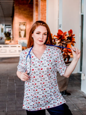 Blusa Scrub de Pijama Cirúrgico Estampado Unissex - Enfermagem Coração