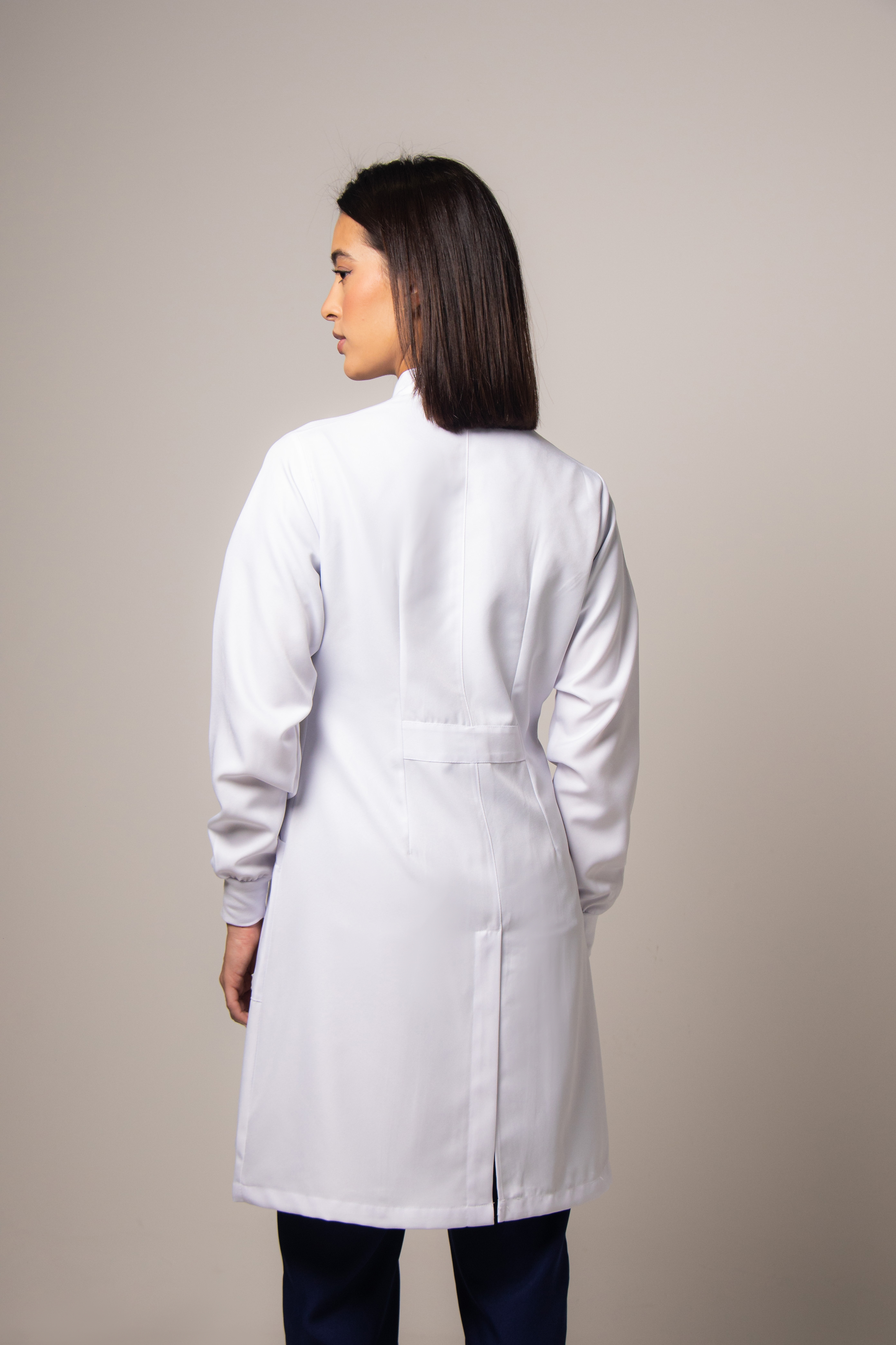 Jaleco Feminino Acinturado Gabardine Gola Padre Com Zíper - Imagem 8