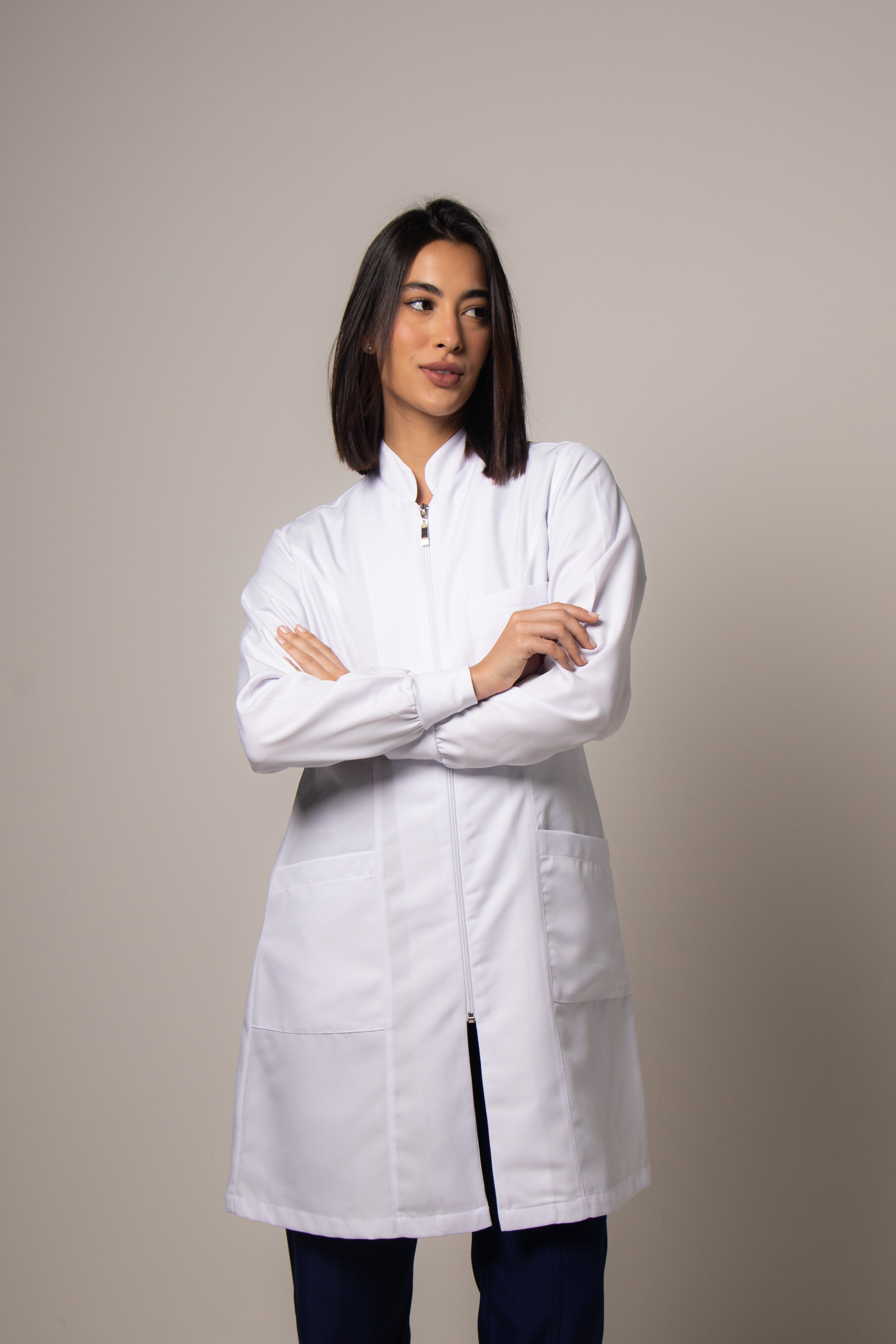 Jaleco Feminino Acinturado Gabardine Gola Padre Com Zíper - Imagem 6