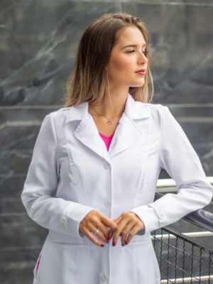 Jaleco Feminino Acinturado Branco Gabardine Gola Esporte